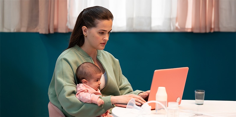 La lactancia materna, el regreso al trabajo y el cuidado infantil class image
