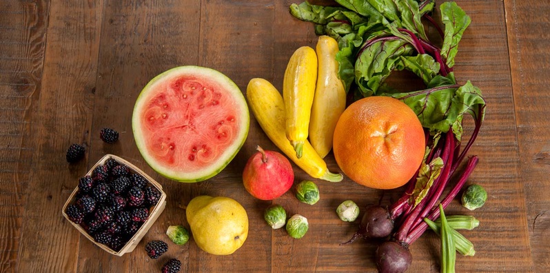 Siga el arco iris de frutas y verduras class image
